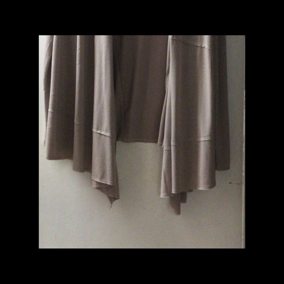 🌟 Open Shrug with Raw Edging - Picture 5 of 8